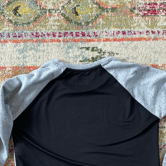 Nike Training Gray Sports Running Cross Training Athletic Top Sweatshirt Shirt - Picture 7 of 8